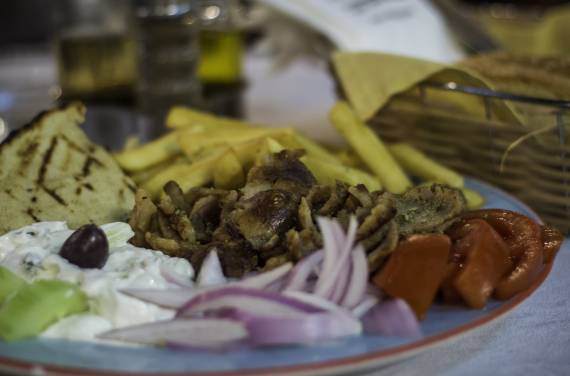 zorbas taverna 1.jpg